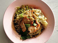 No.105 Yún Tūn Miàn Wan Tan Mee (bayan Foodcourt) food