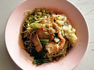 No.105 Yún Tūn Miàn Wan Tan Mee (bayan Foodcourt) food