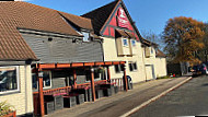 Toby Carvery Waterside outside