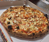 Pizzeria 4 Mori Da Luca food