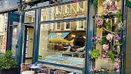 Seasons Notting Hill inside