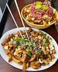 Poutine Centrale food