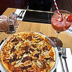 La Fortuna And Pizzeria food