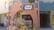 yoshi sushi outside