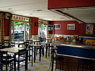 Marina Pizzeria Zumaia inside