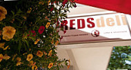 Speisenmeisterei Reds Deli outside