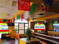 Paco's Tacos outside