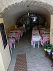 Trattoria Da Giggiotto inside