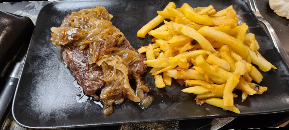 Les Bouchees Doubles