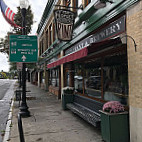 People's Pint outside