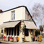 Annie's-Chiswick outside