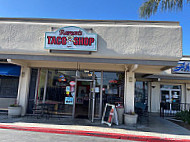 Ramon's Taco Shop outside