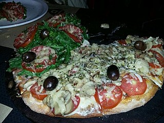 Pizza R Villa Allende