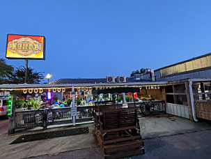Hub City Smokehouse Grill