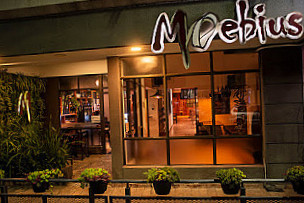 Moebius Bar Resto