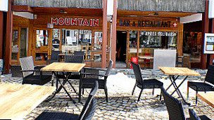Le Mountain Café