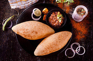 Mitter Cholle Bhature