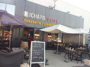 Le Richard's Café