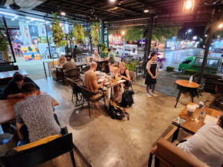 Cafe 8.98 At Ao Nang