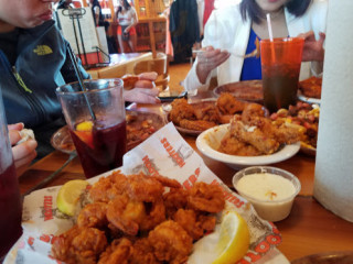 Hooters Melrose Park