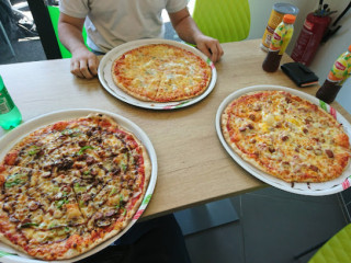 La Pizza De Nico