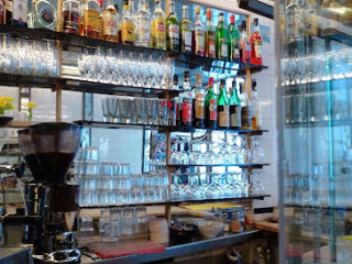 Cafe-Bar