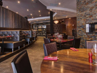 Le Boeuf Cochon Steak House & Bar