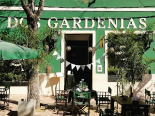 Dos Gardenias Social Club