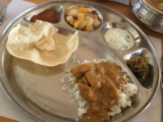 Restaurant Curry Leaf