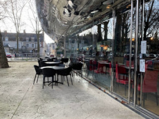 Le Café Du Théâtre