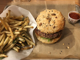 Hopdoddy Burger