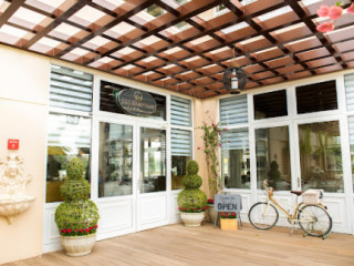 The Hamptons Cafe Jumeirah Islands