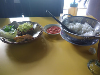 Rm. Dapur Kampis