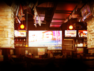 Hoops Sports Grill