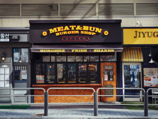 Meat&bun Burger Shop