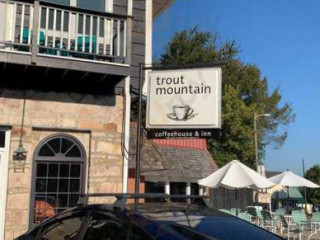 Trout Mountain Coffeehouse Inn