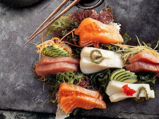Sushi & Tapas