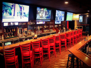 Duesy's Sports Bar & Grille