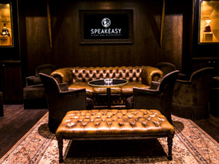 Le Speakeasy Restaurant Piano Club