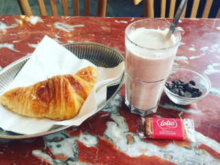 Café Sintt-gorikshallen Des Halles Saint-géry