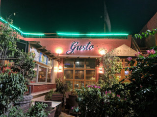 Gusto Cafe And