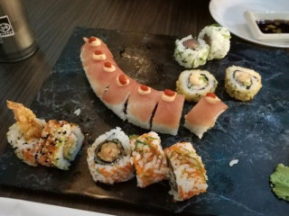 Smiling Sushi