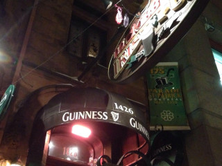 McKibbins Irish Pub