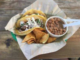 Messy’s Tacos And Treats