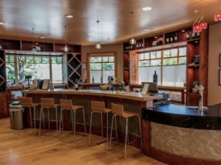 Cinnabar Winery Tasting Room