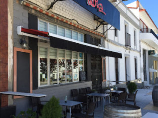 Lola Cafe