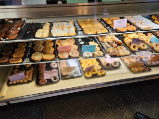 Steineck's Donuts Cakes
