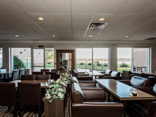 Bishop's Landing Restaurant and Lounge