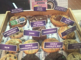 Insomnia Cookies