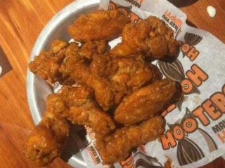 Hooters